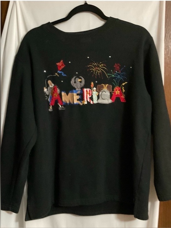 Quacker Factory Tops - Quacker Factory: vintage long sleeves America patriotic Embroidered /beaded top.